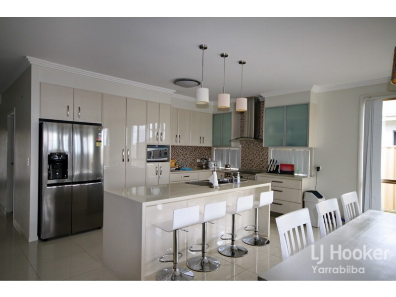 38 Maryland Drive, Regents Park QLD 4118