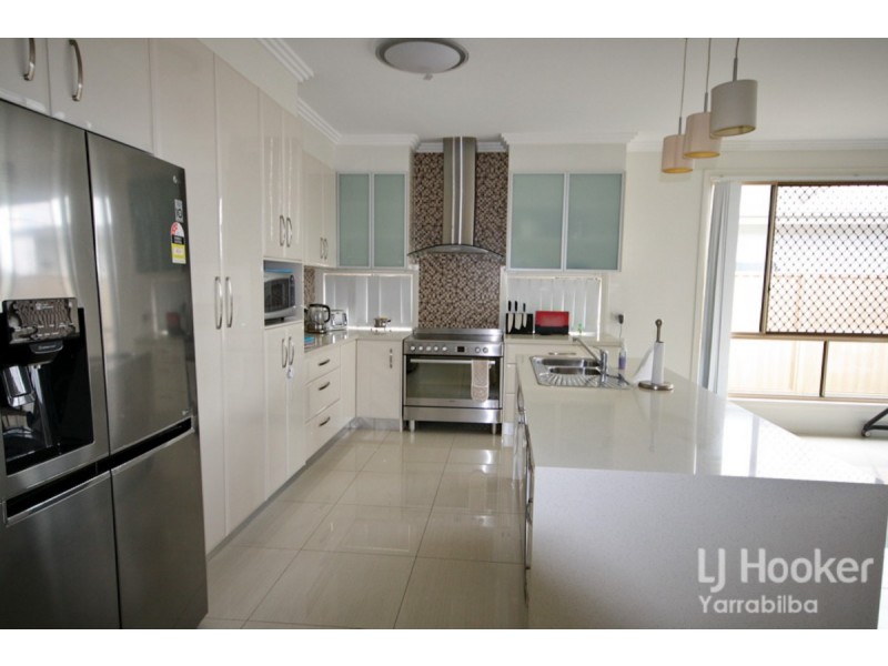 38 Maryland Drive, Regents Park QLD 4118