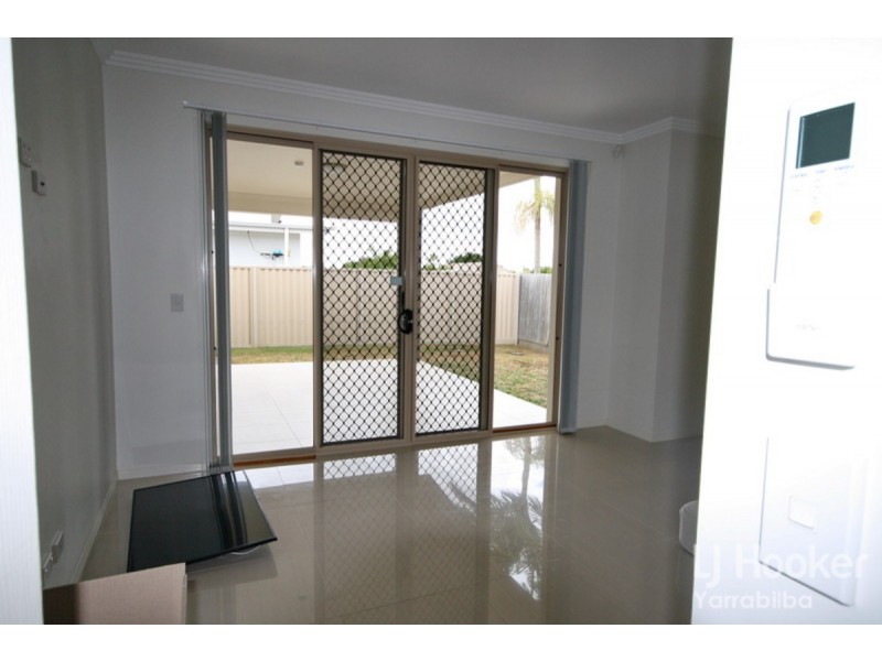 38 Maryland Drive, Regents Park QLD 4118