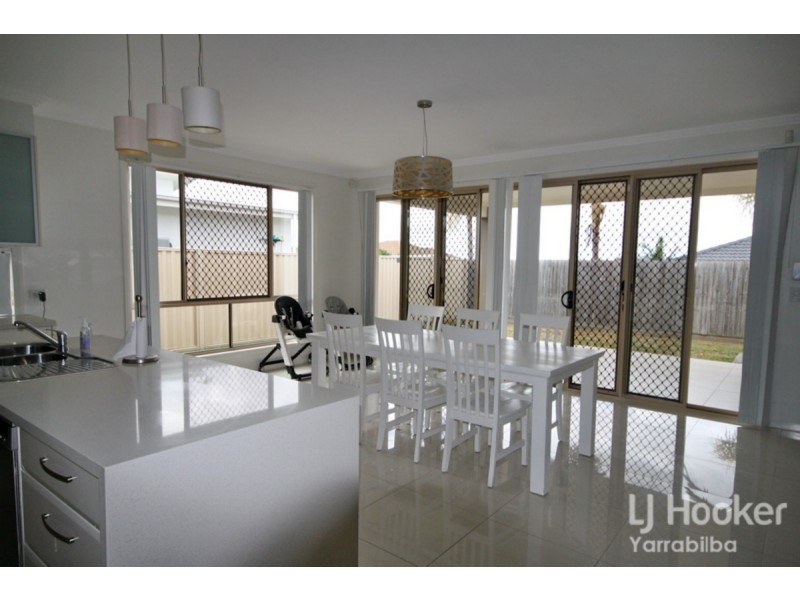 38 Maryland Drive, Regents Park QLD 4118