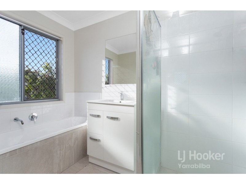 1/24 Trailblazer Drive, Flagstone QLD 4280