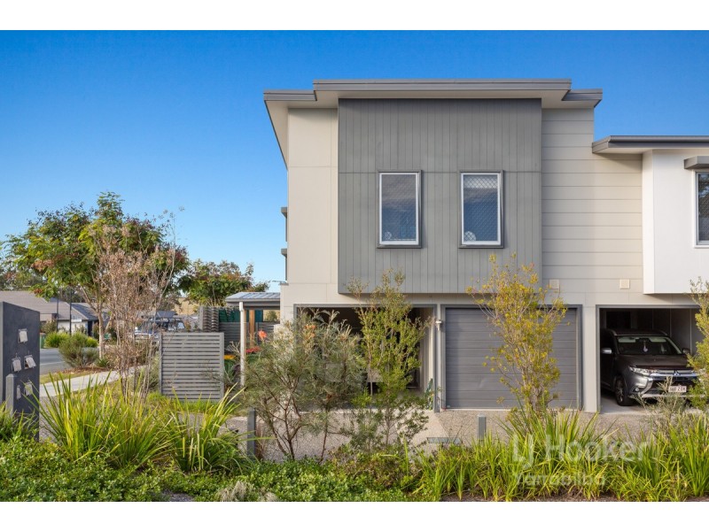 1/24 Trailblazer Drive, Flagstone QLD 4280