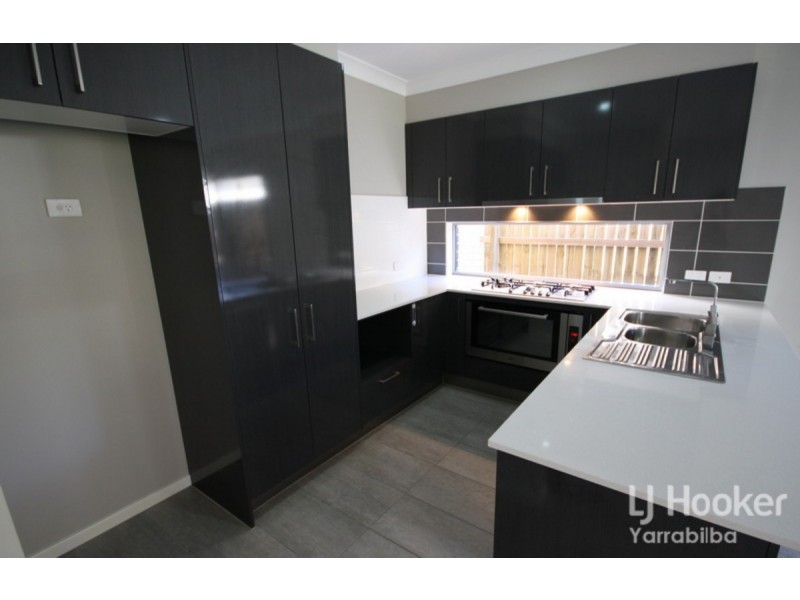 8 Carpenter Street, Yarrabilba QLD 4207