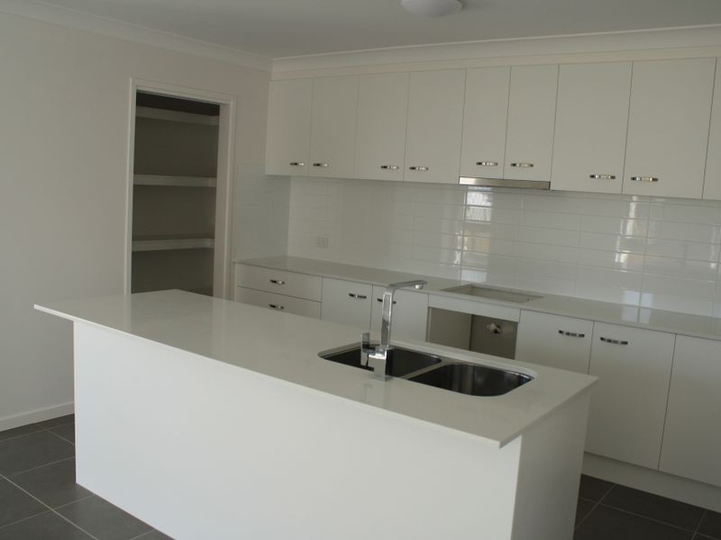 17 Carpenter Street, Alberton QLD 4207