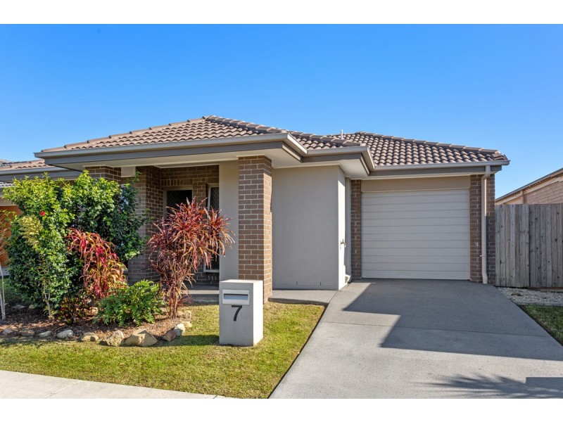 7 Woodward Avenue, Yarrabilba QLD 4207