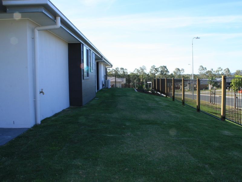 2 MacNab Street, Alberton QLD 4207