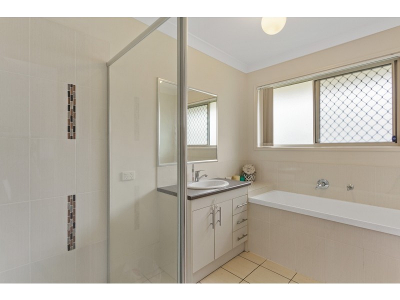 23 Bankswood Drive, Redland Bay QLD 4165