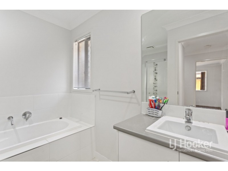 16 Splendour Circuit, Yarrabilba QLD 4207