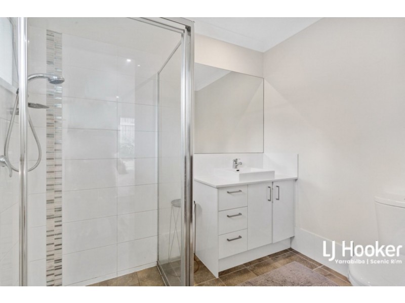 6 Tomaree Place, Waterford QLD 4133