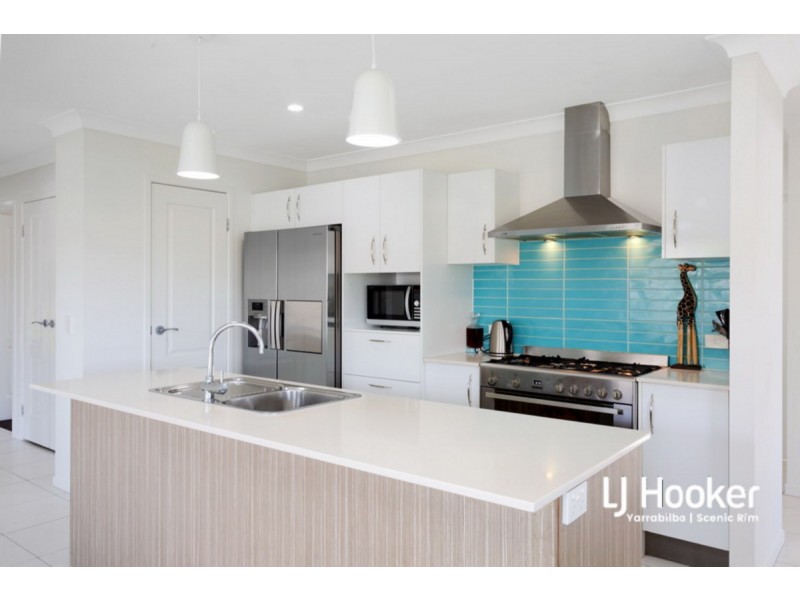 37 Burnett Drive, Holmview QLD 4207