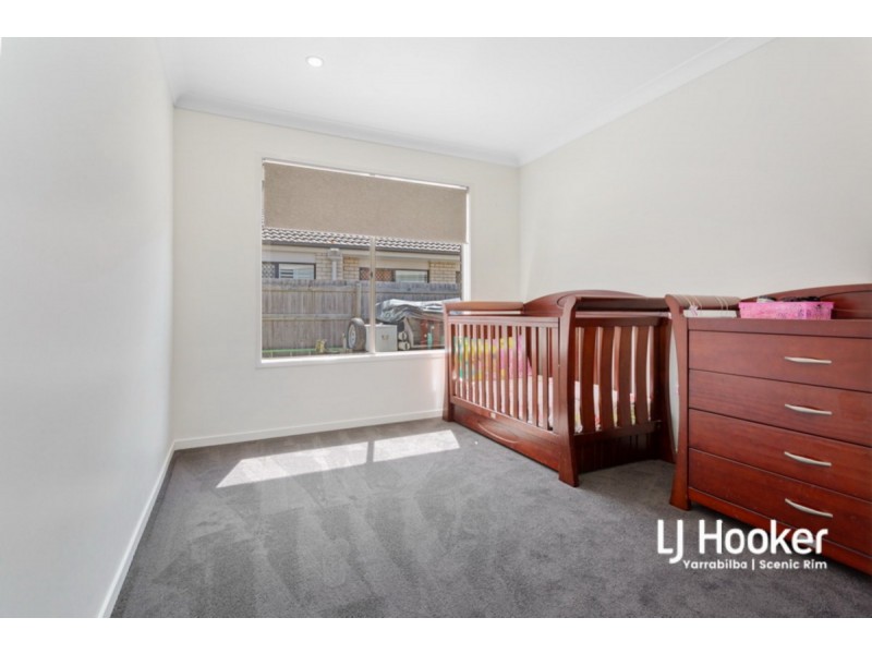 37 Burnett Drive, Holmview QLD 4207