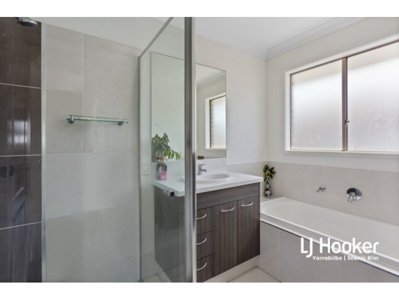 37 Burnett Drive, Holmview QLD 4207