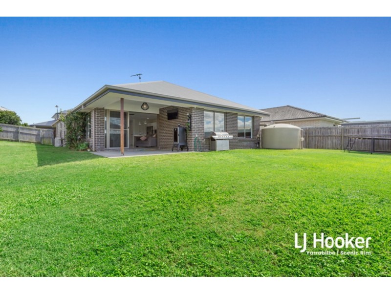 37 Burnett Drive, Holmview QLD 4207