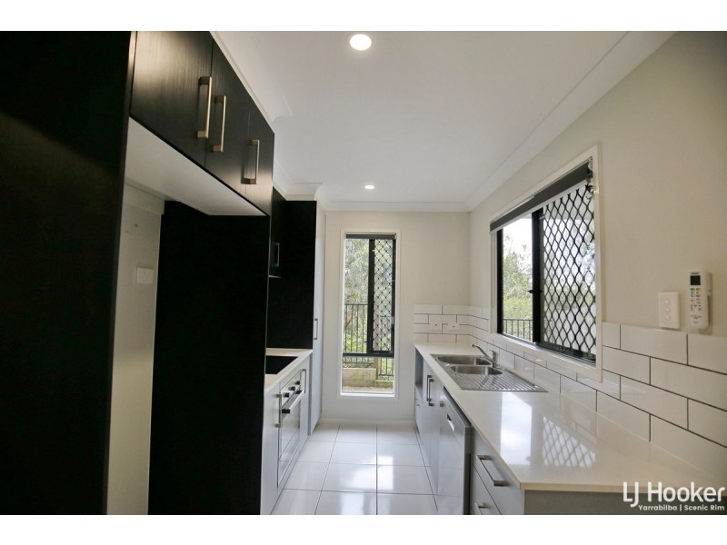 8/8 Highlands Street, Yarrabilba QLD 4207