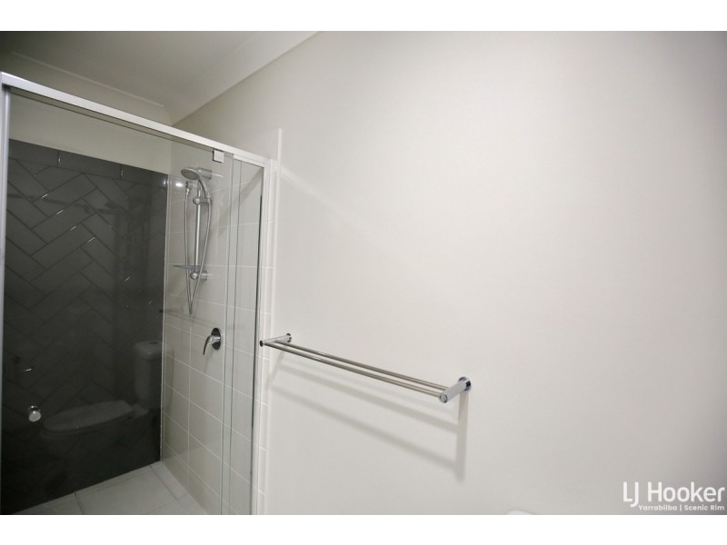 8/8 Highlands Street, Yarrabilba QLD 4207