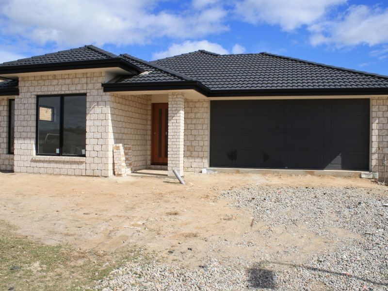 20 Summerview Avenue, Alberton QLD 4207