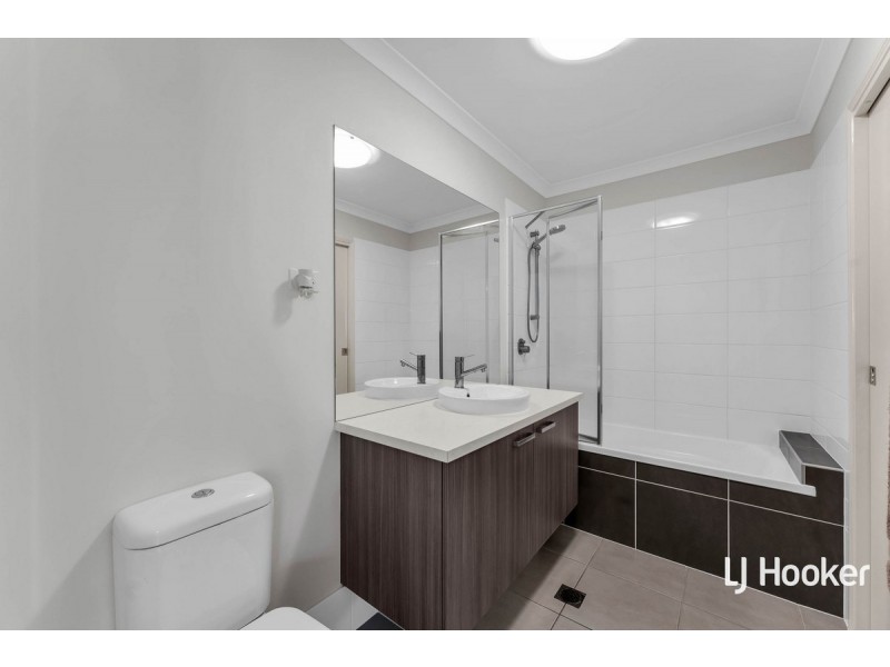 16 Travertine Avenue, Logan Reserve QLD 4133