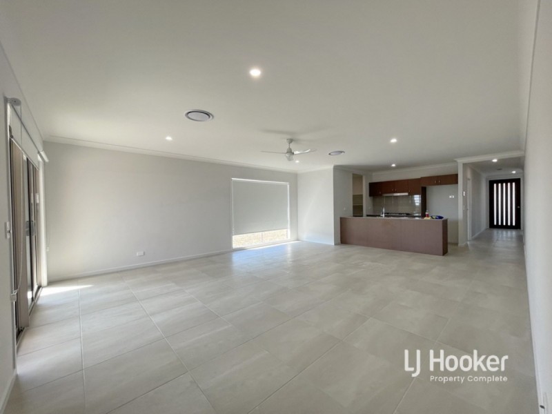32 Snowdonia Crescent, Yarrabilba QLD 4207