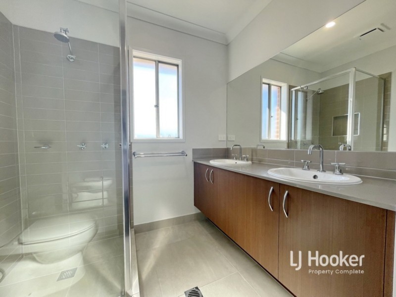32 Snowdonia Crescent, Yarrabilba QLD 4207