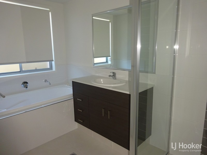 44 Dew Street, Yarrabilba QLD 4207