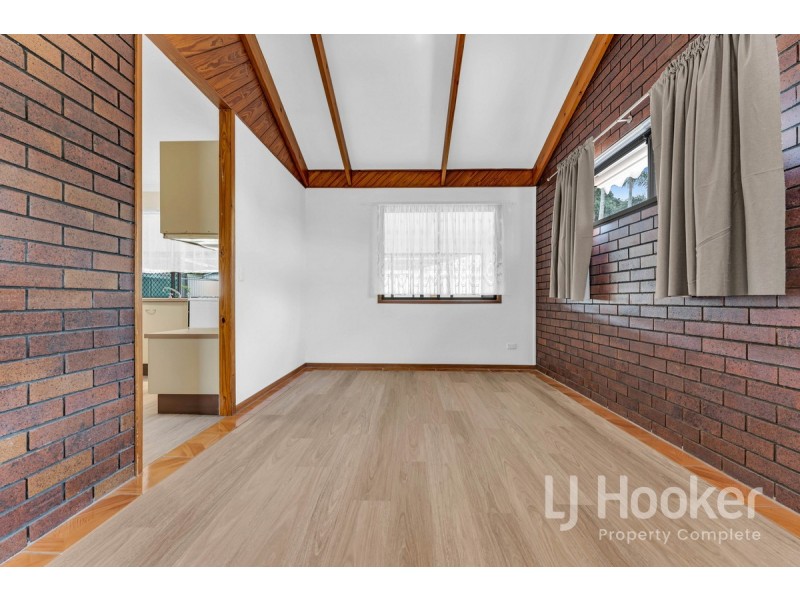 9 Grecian Street, Regents Park QLD 4118