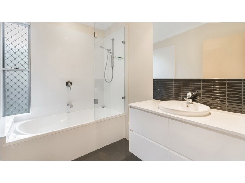 98 Russell Terrace, Indooroopilly QLD 4068