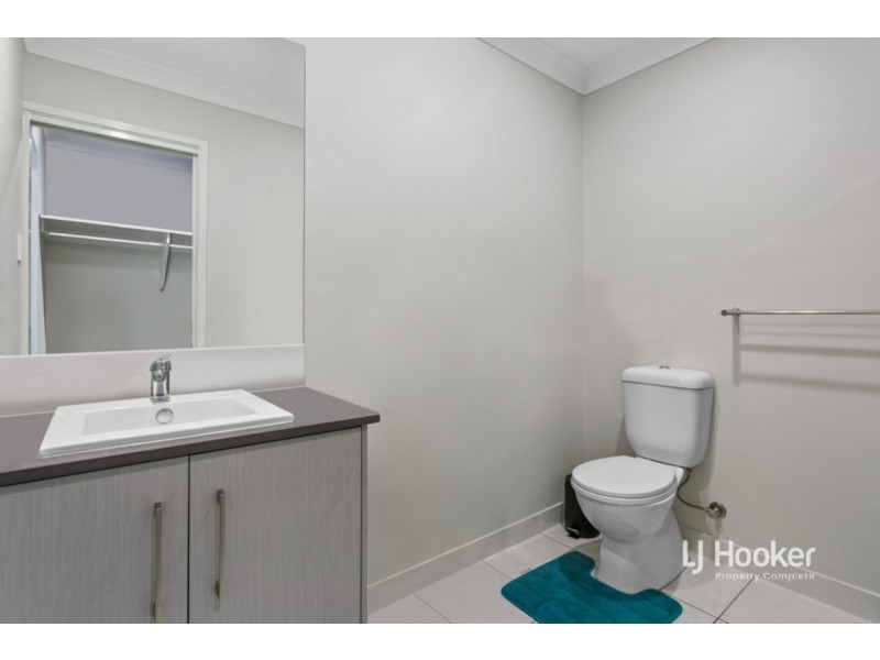 4/8 Highlands Street, Yarrabilba QLD 4207