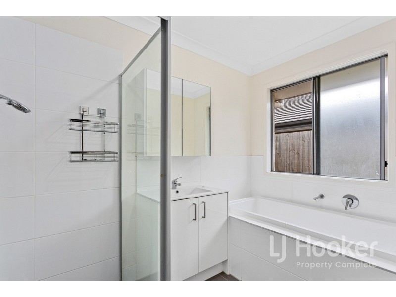 8 Mesa Street, Yarrabilba QLD 4207