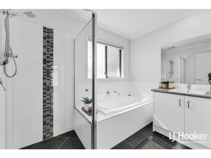 32 Sienna Circuit, Yarrabilba QLD 4207