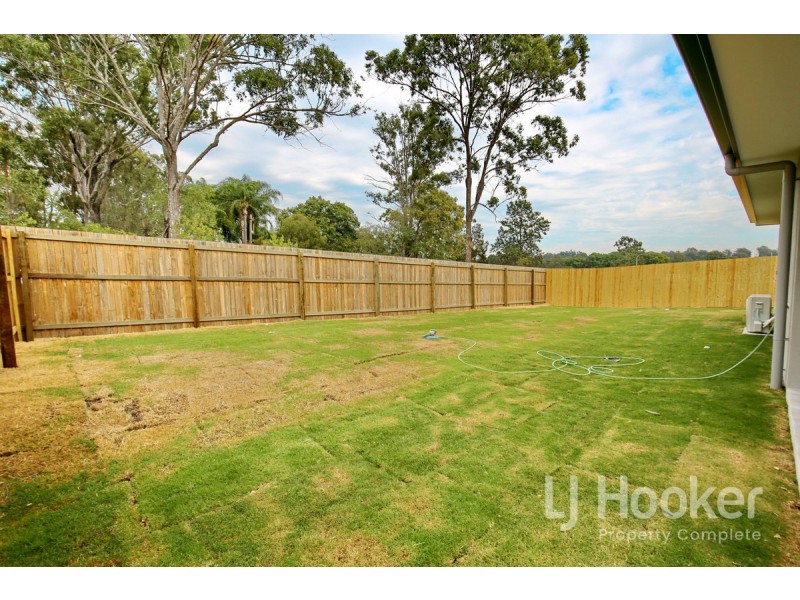 8 Village Court, Logan Village QLD 4207