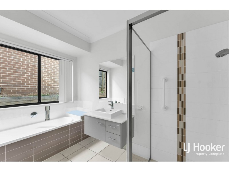 37 Essington Mews, Leichhardt QLD 4305