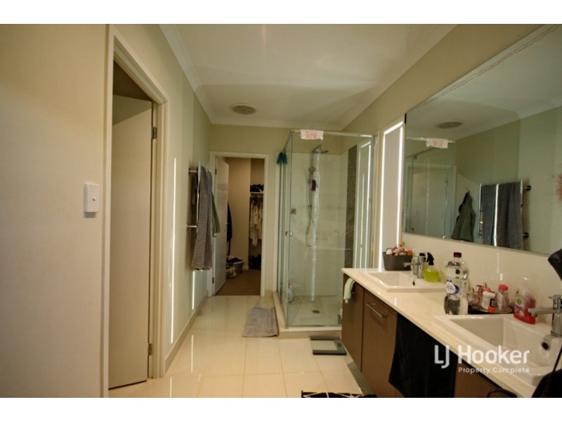 1 Hantlemann Lane, Yarrabilba QLD 4207