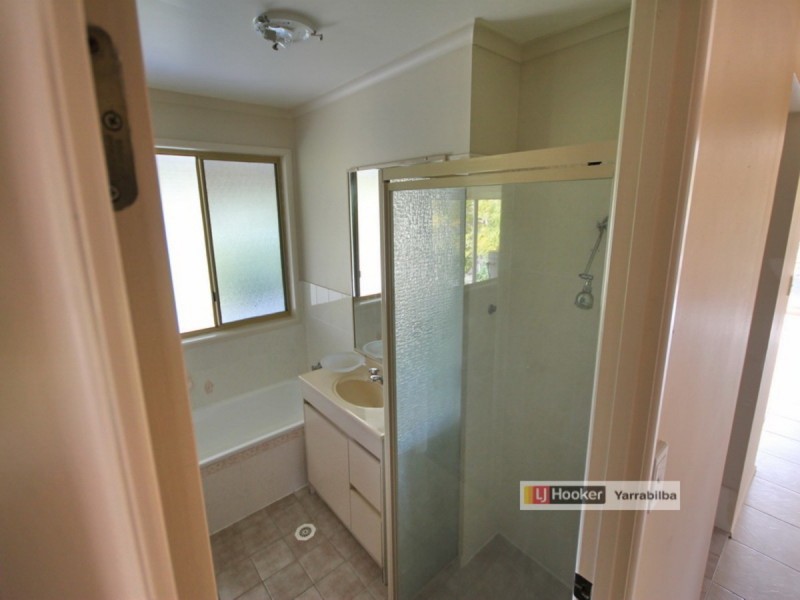 137 Walker Drive, Kooralbyn QLD 4285