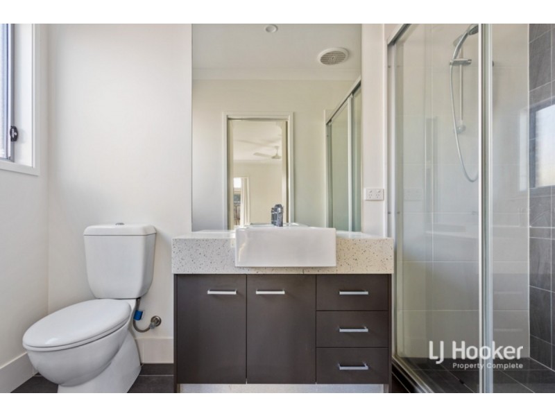 84 Sanctuary Parkway, Waterford QLD 4133