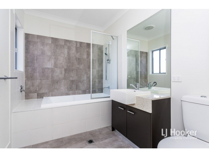 84 Sanctuary Parkway, Waterford QLD 4133