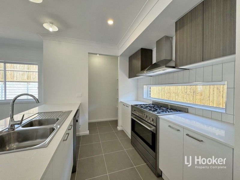 48 Diamond Drive, Yarrabilba QLD 4207