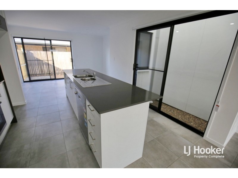 4 Lowthers Street, Yarrabilba QLD 4207