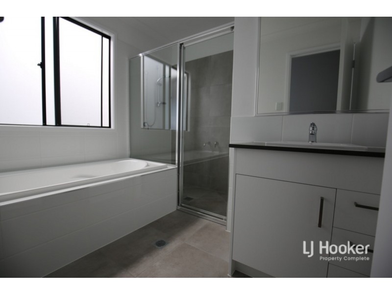 4 Lowthers Street, Yarrabilba QLD 4207