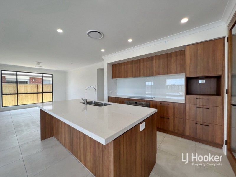 30 Snowdonia Crescent, Yarrabilba QLD 4207