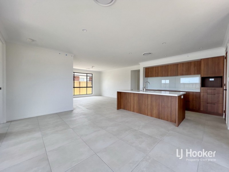 30 Snowdonia Crescent, Yarrabilba QLD 4207