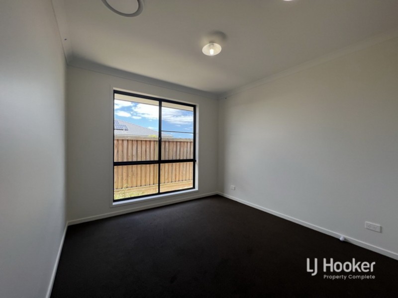 30 Snowdonia Crescent, Yarrabilba QLD 4207