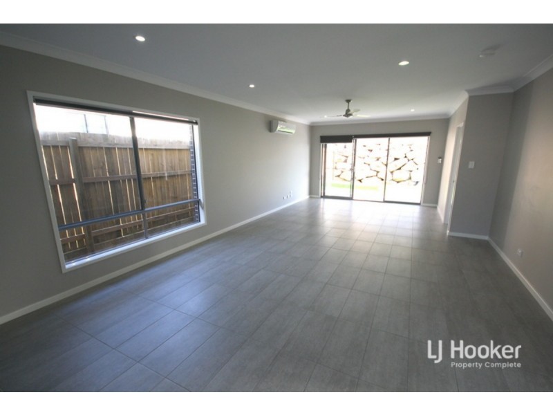 8 Carpenter Street, Yarrabilba QLD 4207