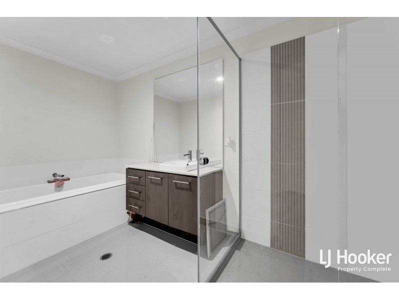 48 Pinehill Street, Yarrabilba QLD 4207