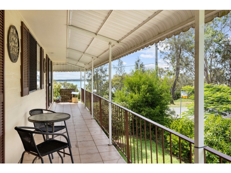 1 Sandra Court, Redland Bay QLD 4165