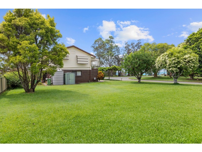 1 Sandra Court, Redland Bay QLD 4165