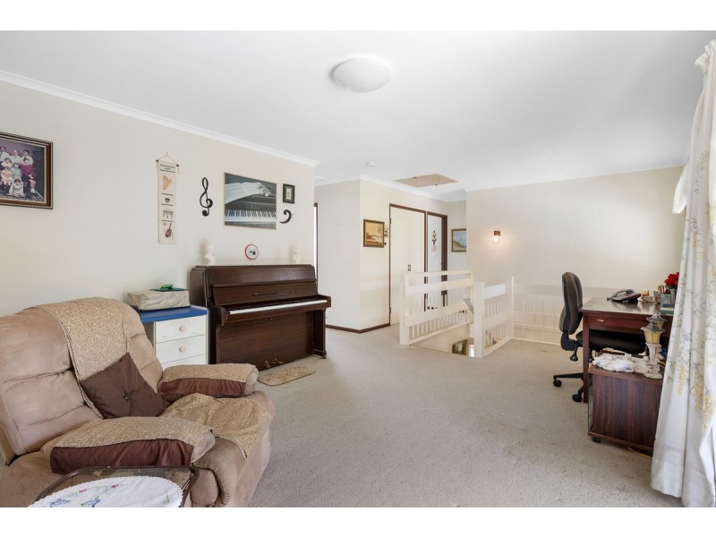 1 Sandra Court, Redland Bay QLD 4165