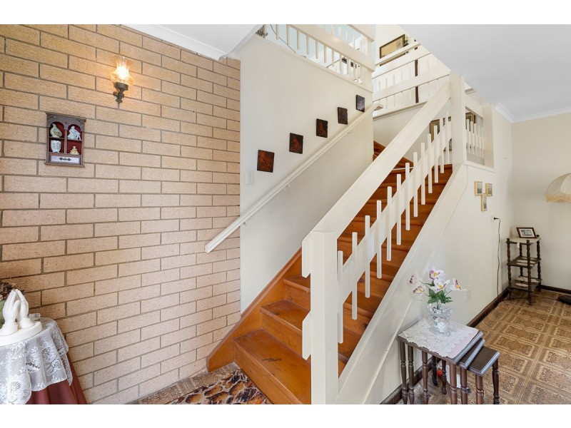 1 Sandra Court, Redland Bay QLD 4165