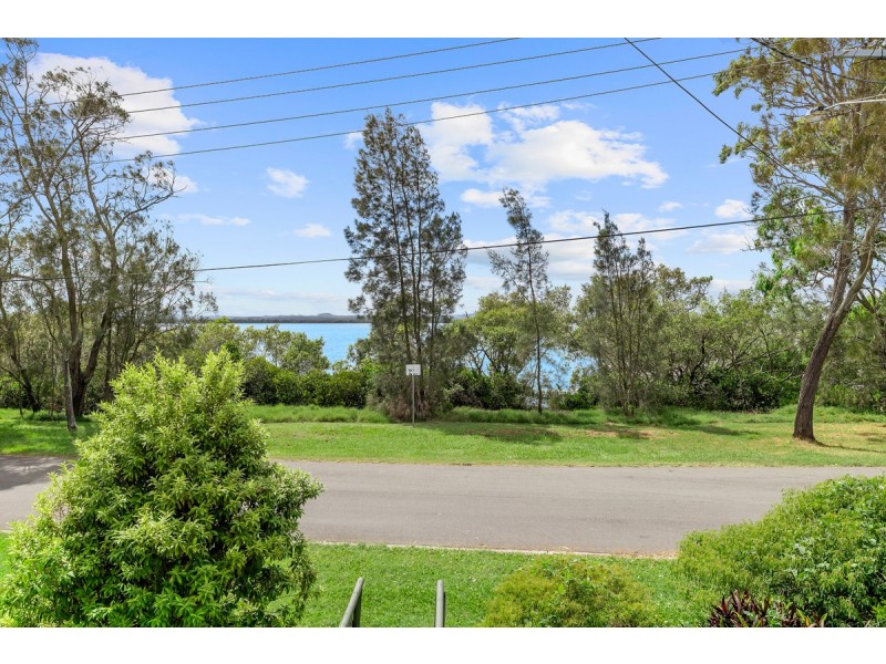 1 Sandra Court, Redland Bay QLD 4165