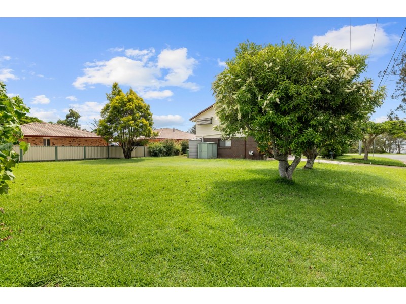 1 Sandra Court, Redland Bay QLD 4165