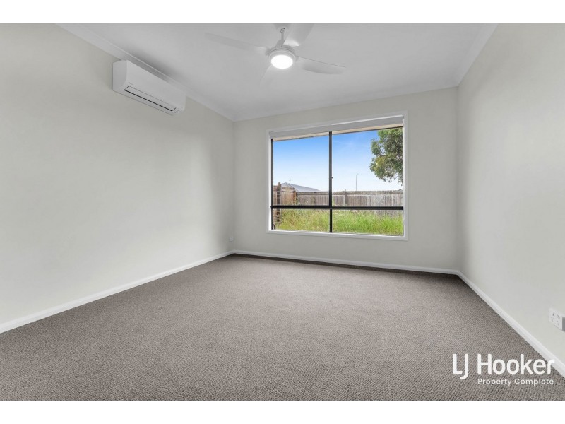 18 Tulloch Street, Logan Reserve QLD 4133